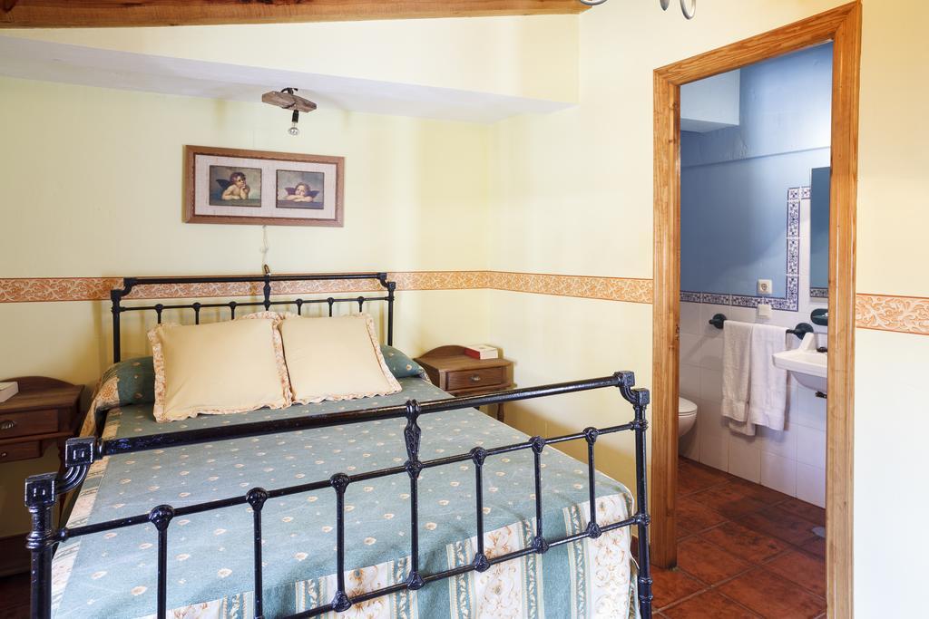La Casa Del Tio Venancio Caracenilla Phòng bức ảnh